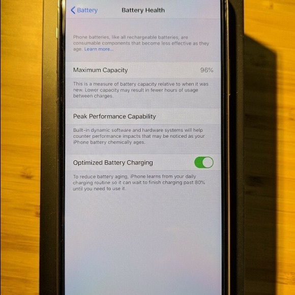iPhone 11 - Picture 2 of 4